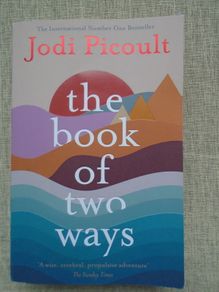 Paperback book, The Book of two ways, Jodi Picoult