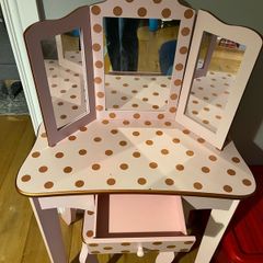 Cute pink and gold kids wooden vanity table