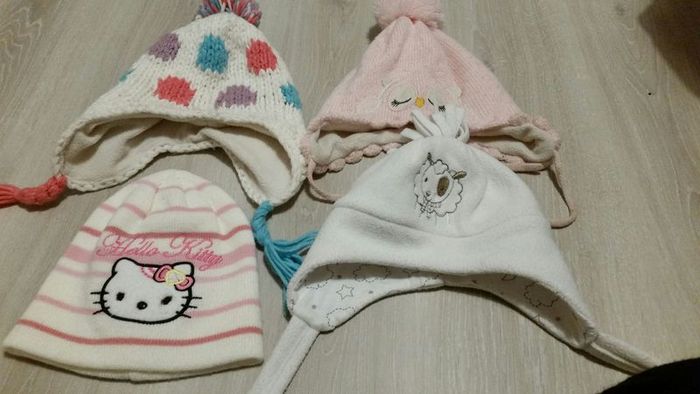 4 girls hats