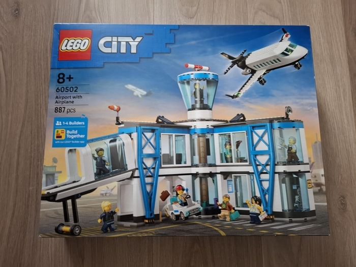 LEGO City 60502 Airport with Airplane