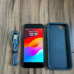 iPhone SE - 64GB - Very Good Condition