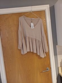 Mango  Top.   S.l -14.    B.N.W.T