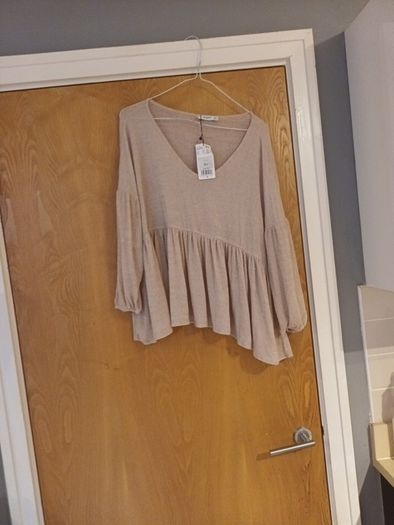 Mango  Top.   S.l -14.    B.N.W.T