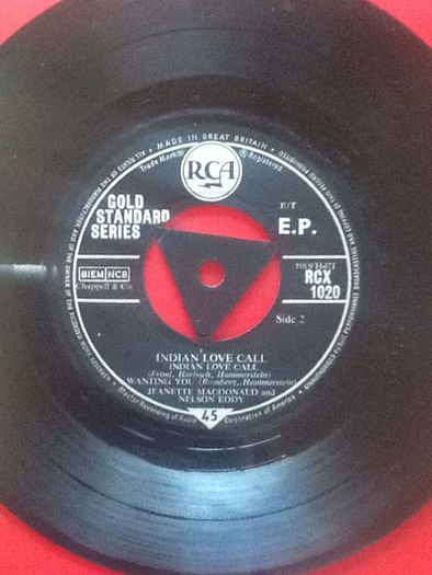 Vintage vinyl 45EP Indian Love Call - Jeanette MacDonald & Nelson Eddy - Rare picture cover