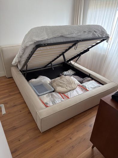 lift-up storage bed.