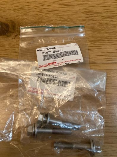 Brand New! Toyota genuine bolts x3 91671-E0845