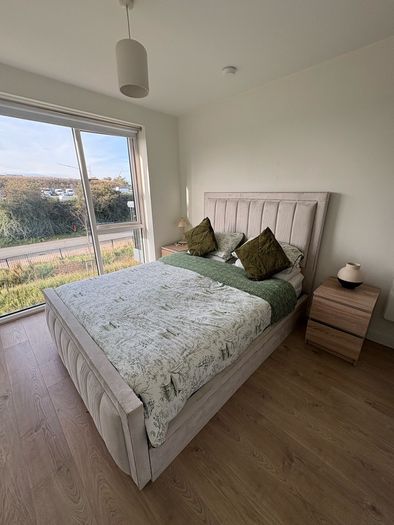 Kingsize Ottoman storage bed