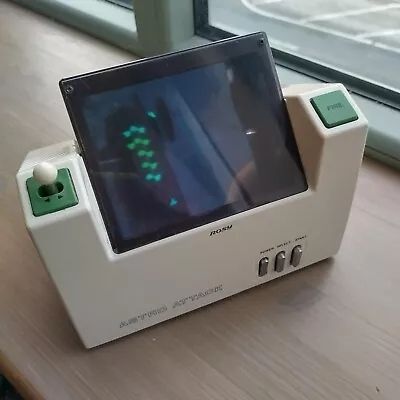 Arcade game console  Rare1980s space invaders Working perfectly with adapter