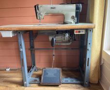 Pfaff 463 industrial sewing machine
