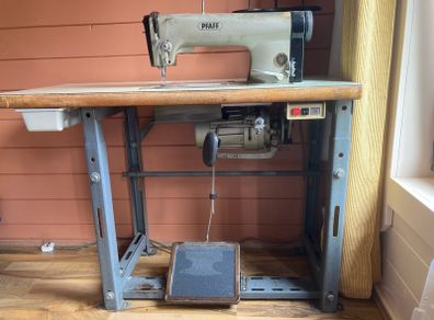 Pfaff 463 industrial sewing machine