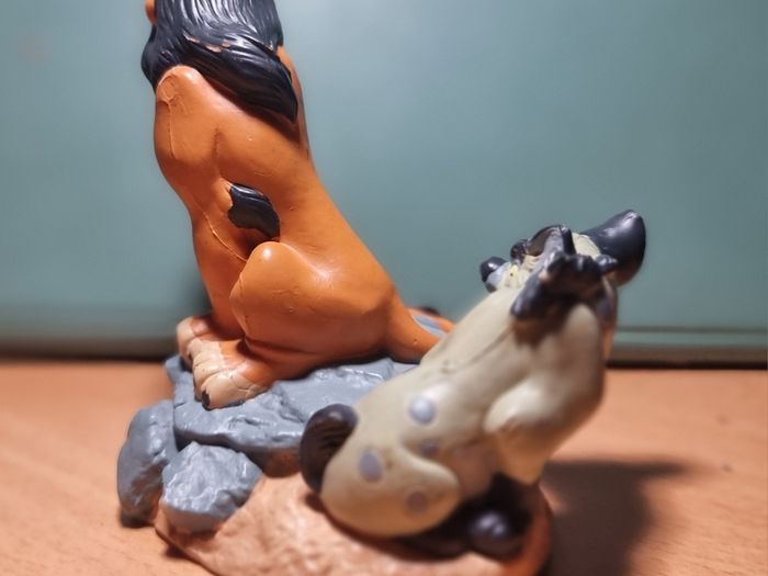 Disney store Lion King SCAR and BANZAI Plastic Figurine Statue. 8 cm.