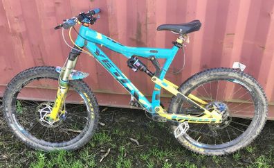 Yeti Asr-7 (carbon wheels)