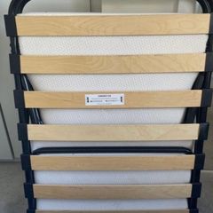 Single foldable bed