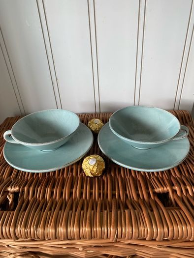 coffee cups & saucers