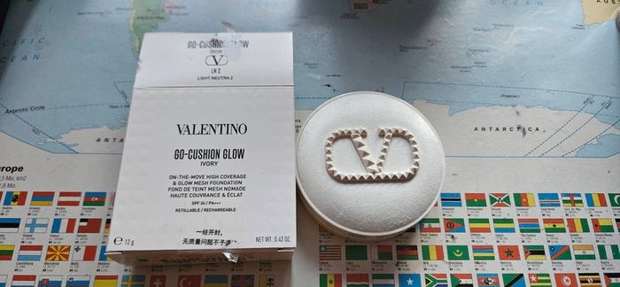 Valrntino Go Cushion Glow Cushion Foundation in LN2