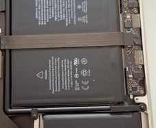 Macbook battery model A1582
