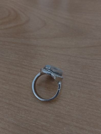 Lovely dressy ring