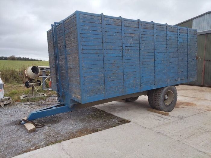 Cattle trailer