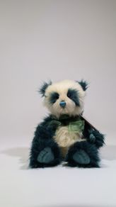 Charlie bears Alyssa