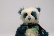 Charlie bears Alyssa