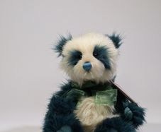 Charlie bears Alyssa