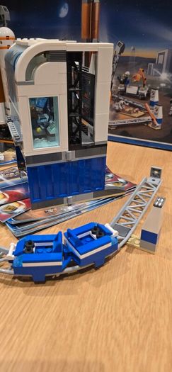 lego city deep space rocket and launcher