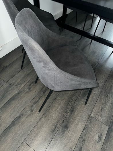 4 Chairs