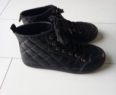 Girls shoes