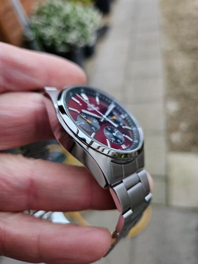 Watch Orient Neo 70' Calendar. Quartz.