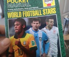 Haynes World Football Stars Book 2013 Lionel Messi Argentina Neymar Jr Brasil Lm