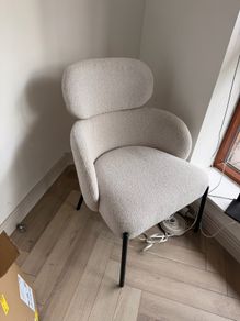 Off white boucle chair