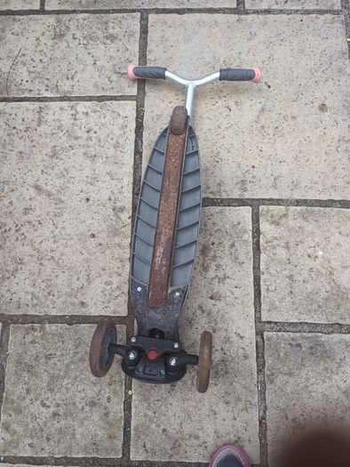 Glober scooters