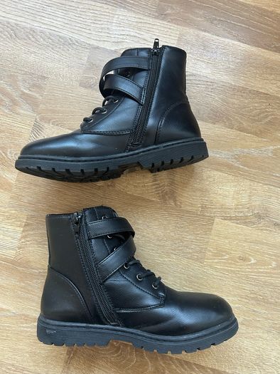 Girls Black Boots Size 1