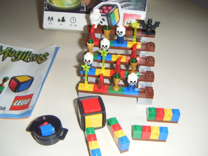 Lego Magikus.