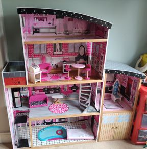 Doll house