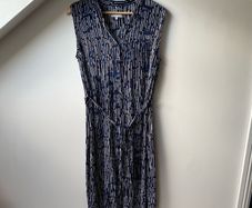 Hobbs London Sleeveless Shift Dress | Navy Blue & White Abstract Stripe Print Midi With Tie Belt