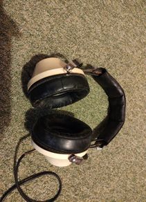 Vintage Toshiba HR 50 8 ohm headphones