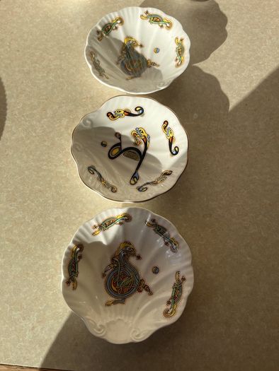 Royal Tara "Book of Kells" 5 Mugs & 3 Shell shaped dishes as New