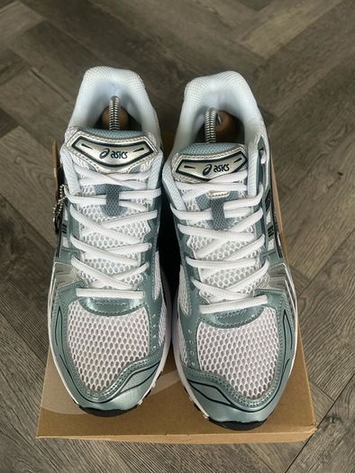 Asics Kayano 14