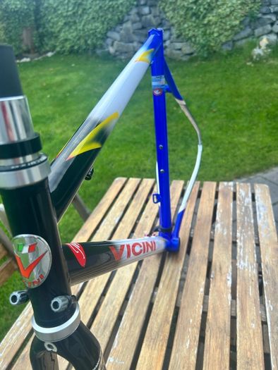 Vicini Frameset