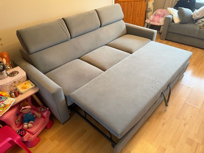 Stunning 3+2 Seater Grey Sofa Set (Sofa Bed+Storage)
