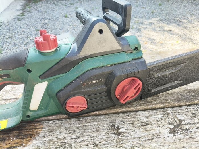 chainsaw