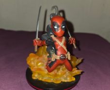 Deadpool Dual Katana Figure