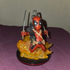 Deadpool Dual Katana Figure