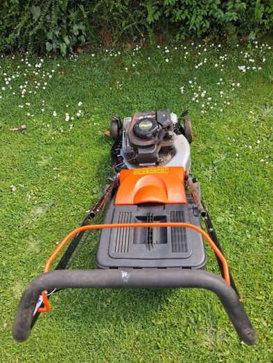 petrol lawnmower / REDUCED