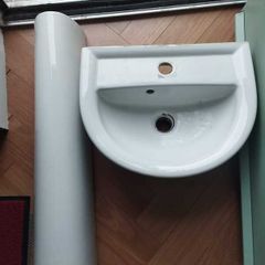Bathroom sink