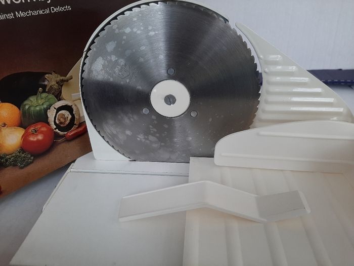 New slicer in original box