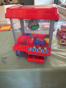 claw machine game