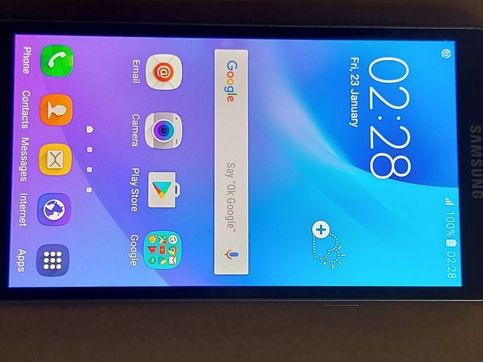Samsung Galaxy J3 2016, Model SM-J320FN, 8GB, in excellent condition
