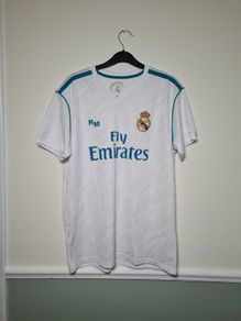 Real Madrid football jersey shirt 2017 Size Medium